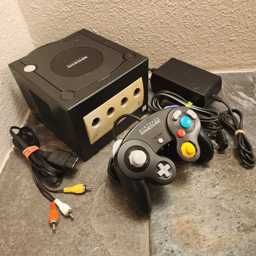 Hardware - Gamecube System (Black) w/ 1 Pad & Cables - Nintendo